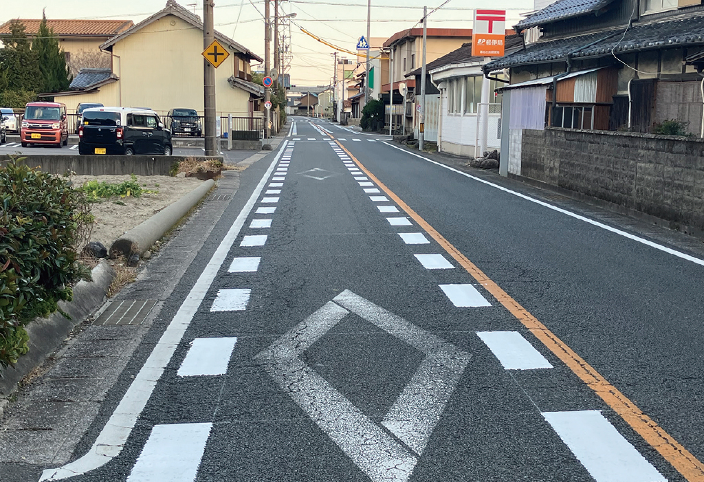 県道の路面標示・看板設置