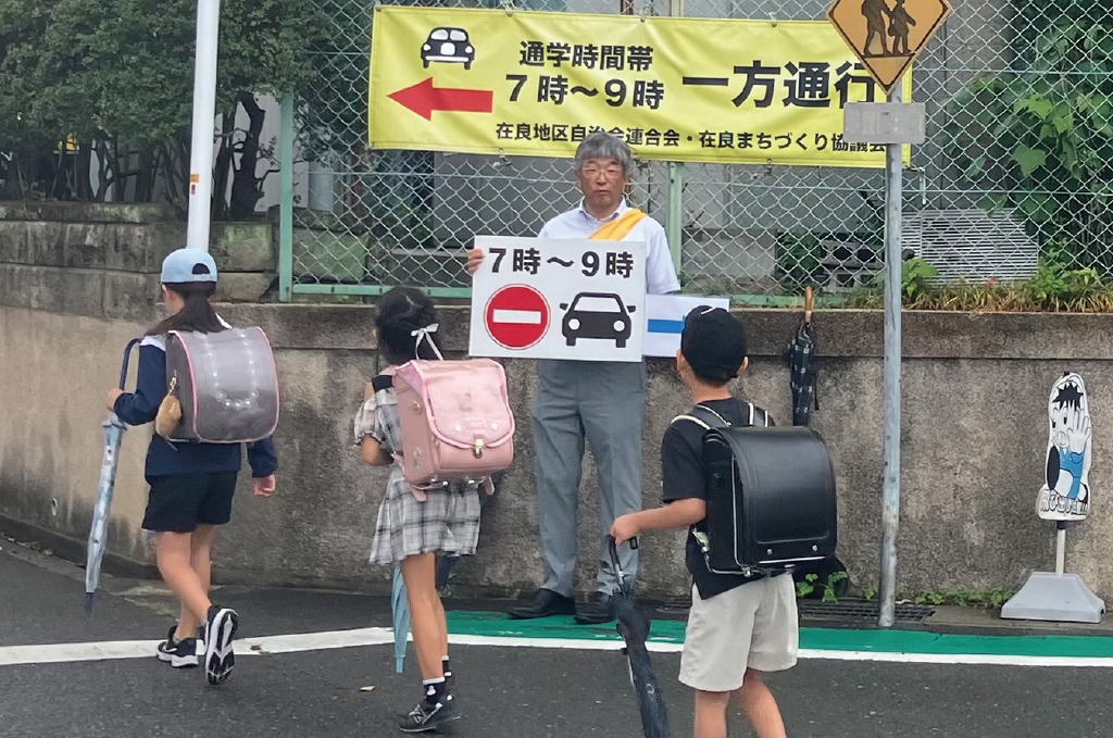 地区交通安全啓発活動に参加
